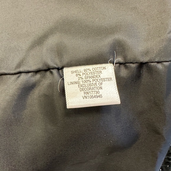 MAKE AN OFFER on this Liz Lange Maternity lightweight, lined coat. - Picture 5 of 5